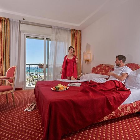 Hotel Bristol Bellaria-Igea Marina Exteriör bild