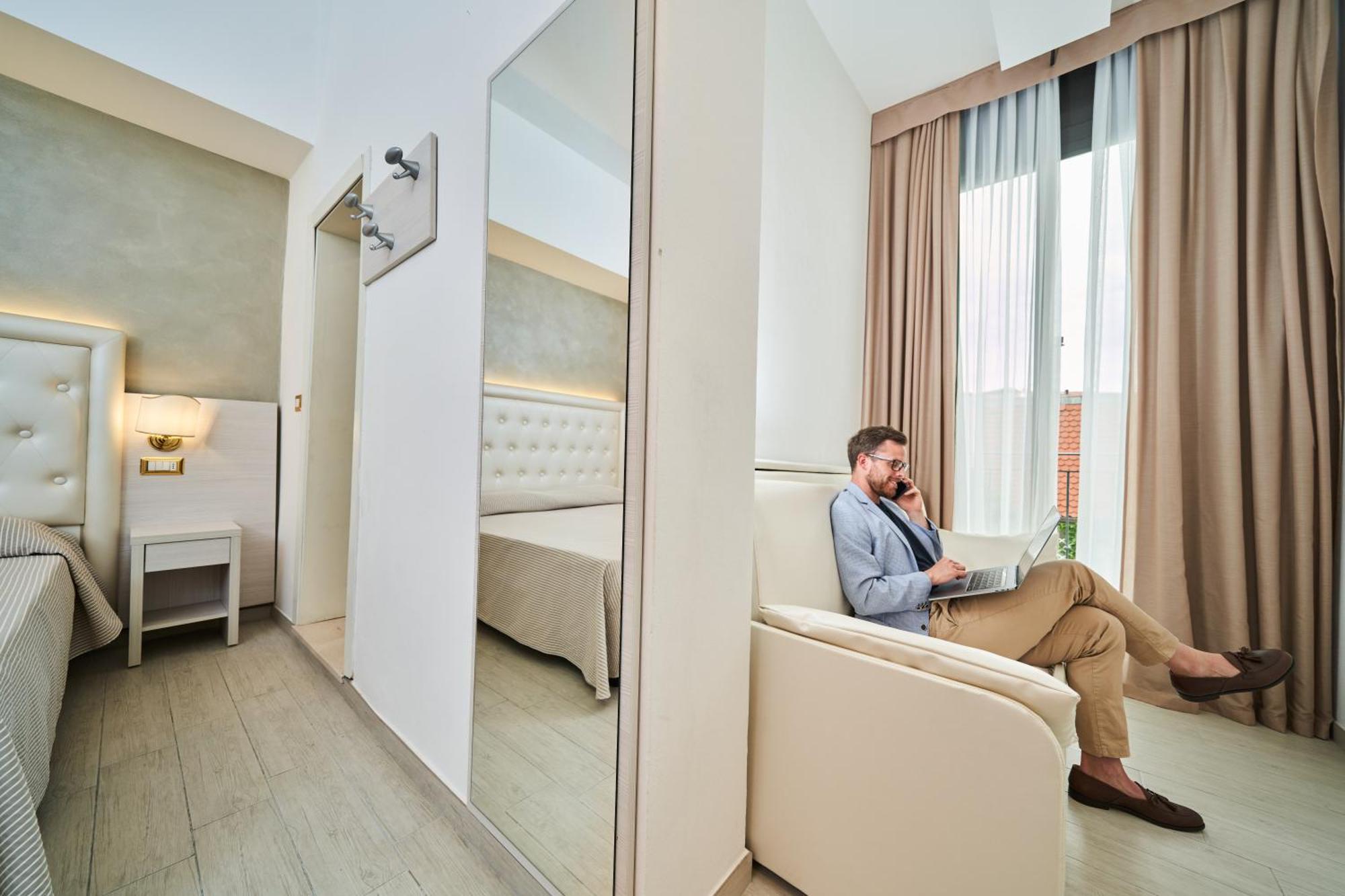 Hotel Bristol Bellaria-Igea Marina Exteriör bild
