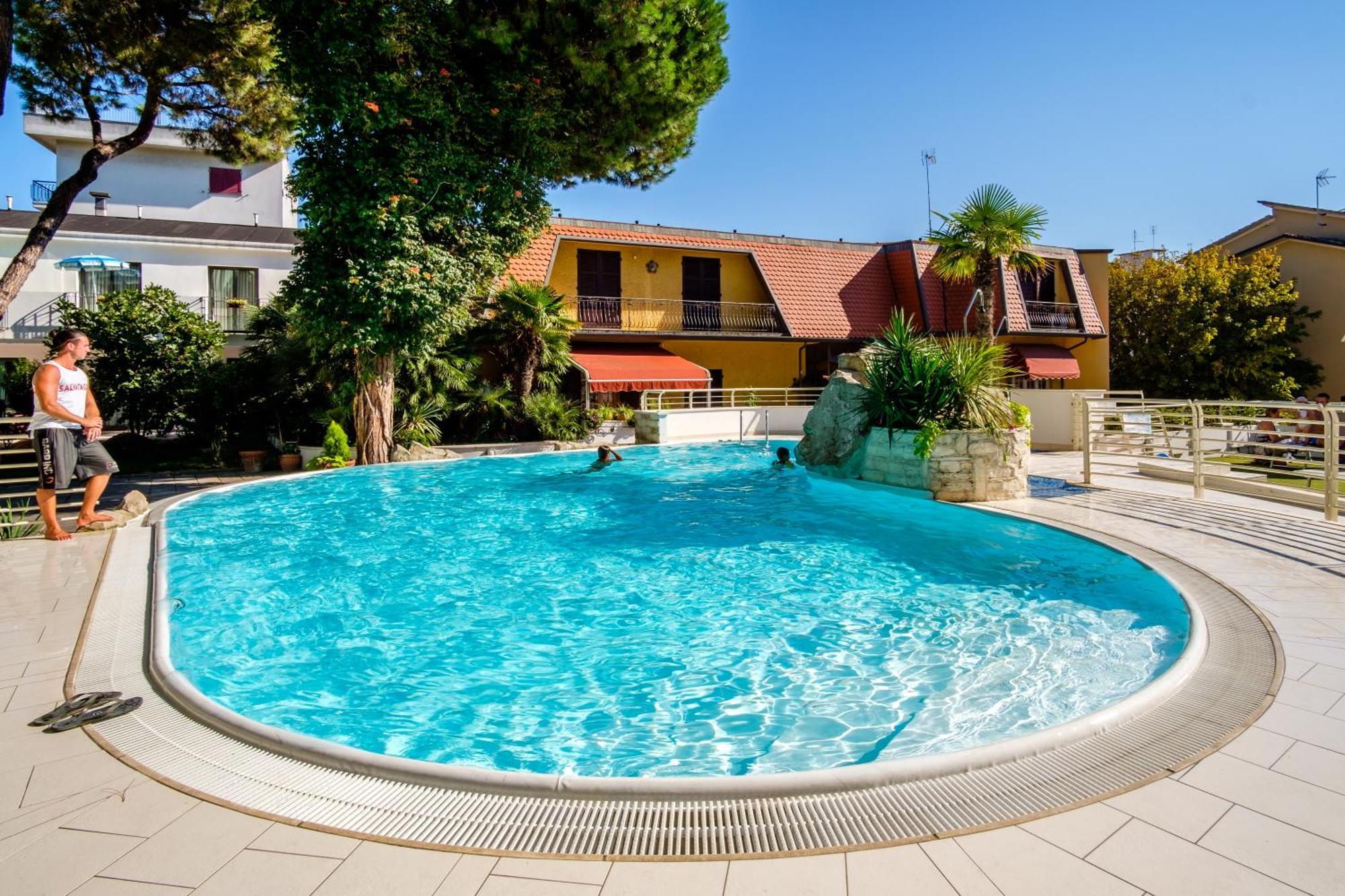 Hotel Bristol Bellaria-Igea Marina Exteriör bild